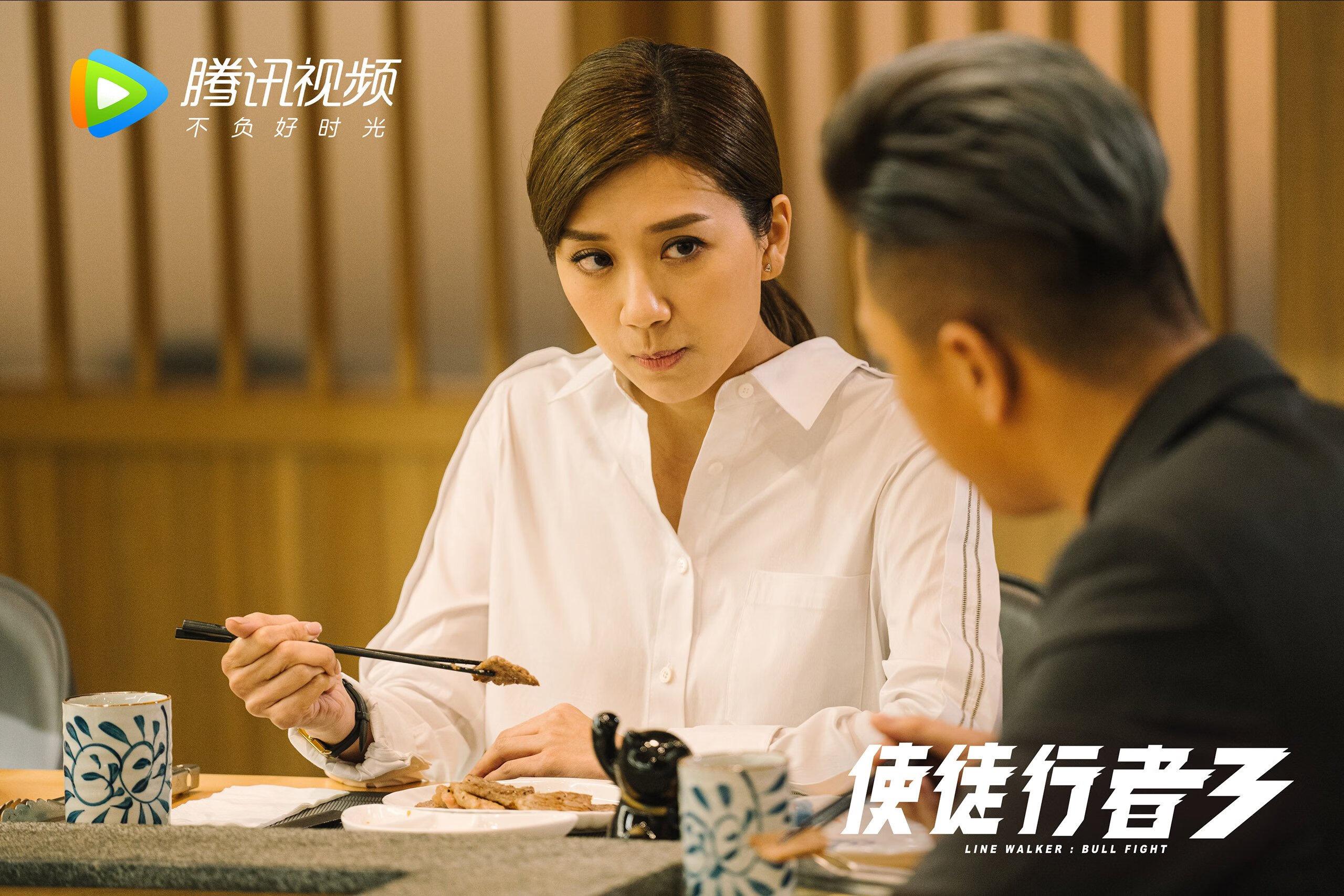 “青少年足球比赛线上线下同步进行，覆盖更广范围”，青少年足球比赛直播