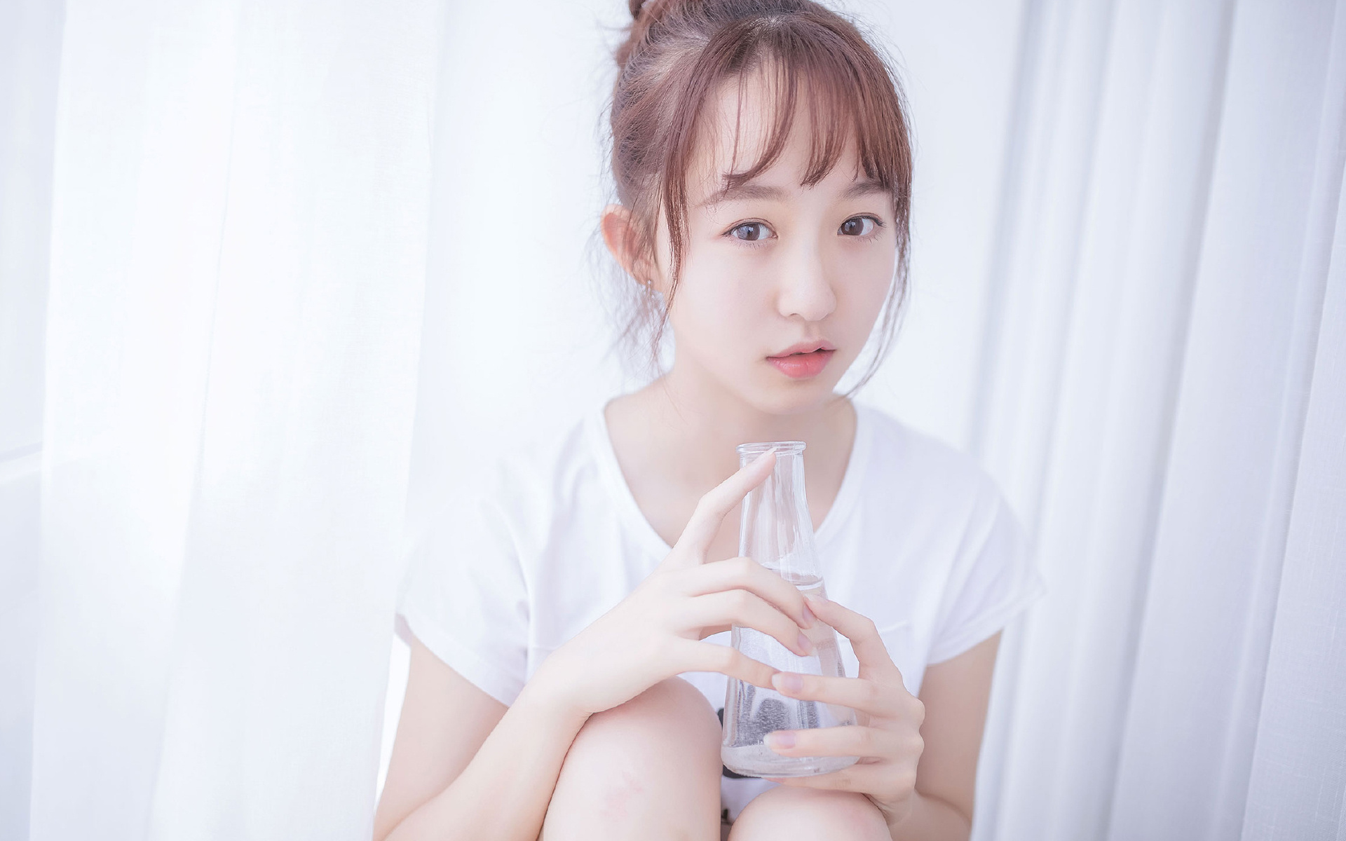 “选手奋力拼搏，武汉马拉松冲刺阶段见证奇迹”
